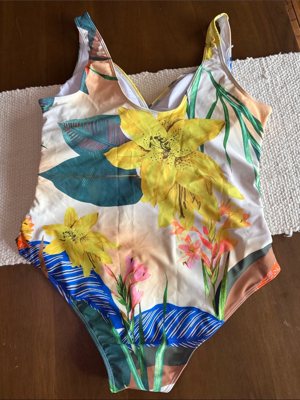 Gorgeous Plus Swimsuit with Sarong - Picture 7 of 11